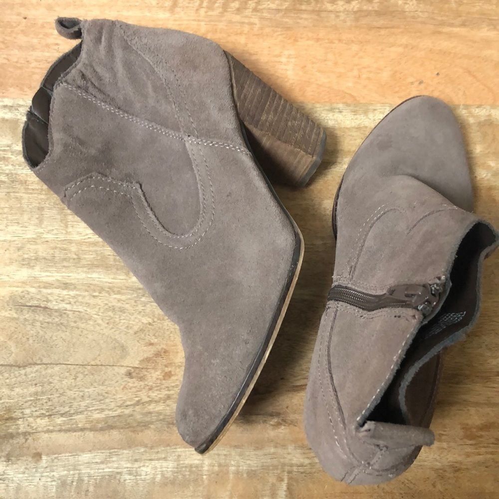 Plover Steve Madden Booties - Picture 11 of 11